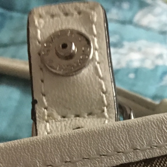 FREE COACH WRISTLET W COACH HANDBAG + DUSTBAG - Picture 8 of 8